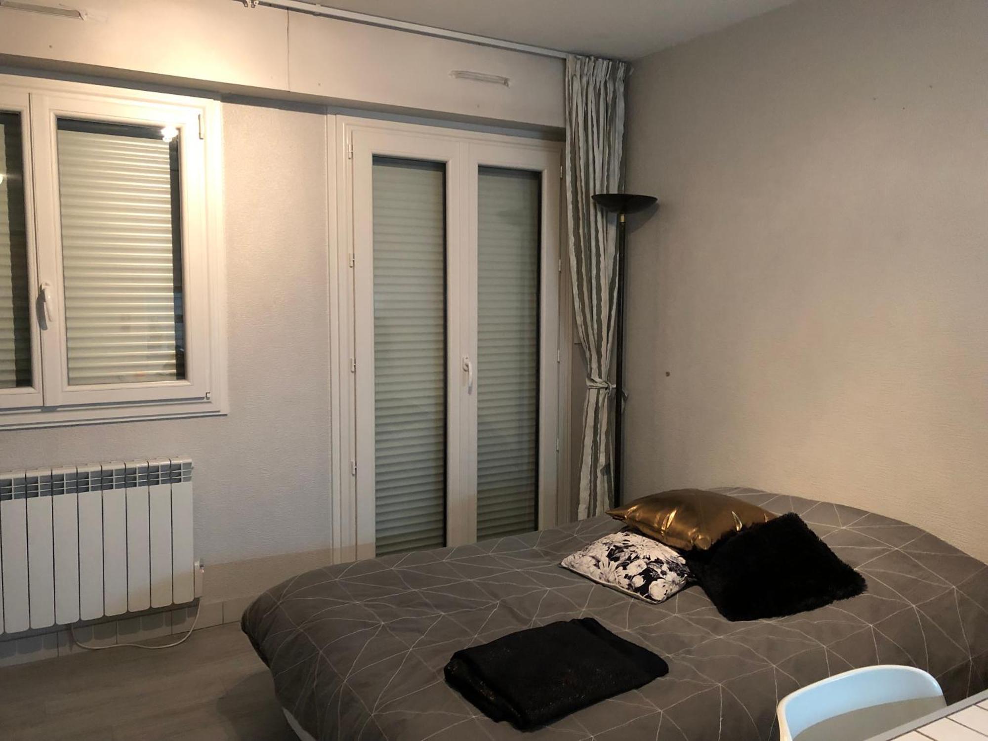 Le Clos Du Lac Studio Terrasse Jardin Et Cave Velos Fermee Rdc Apartment *